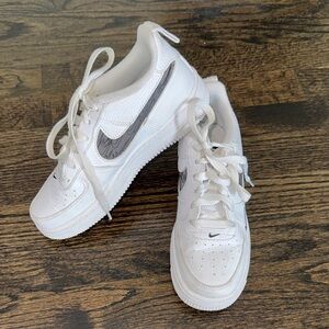 Nike Kids White and black Sneakers
